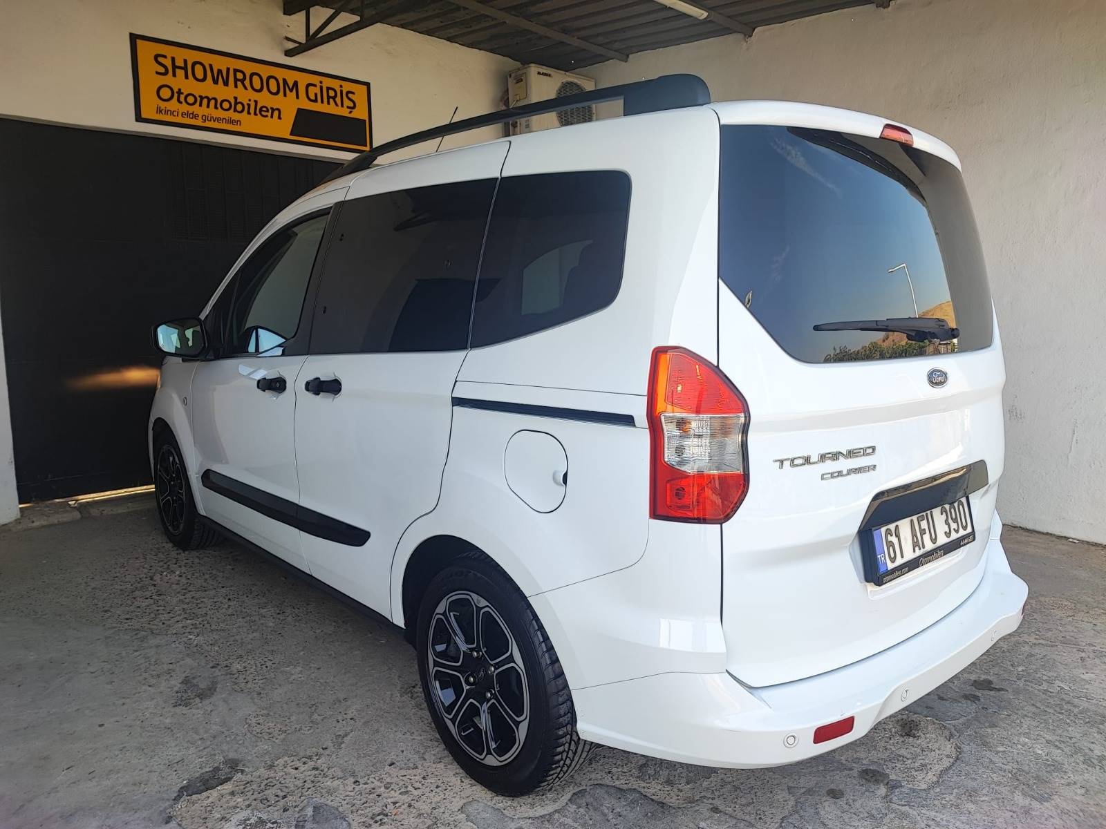 Ford Tourneo Courier багажник