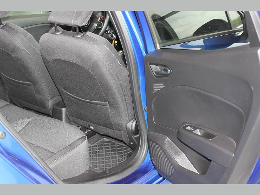 renault marka, clio hatchback 1.3 tce touch edc model,  otomatik vites, benzin yakıt tipli otomobil 3