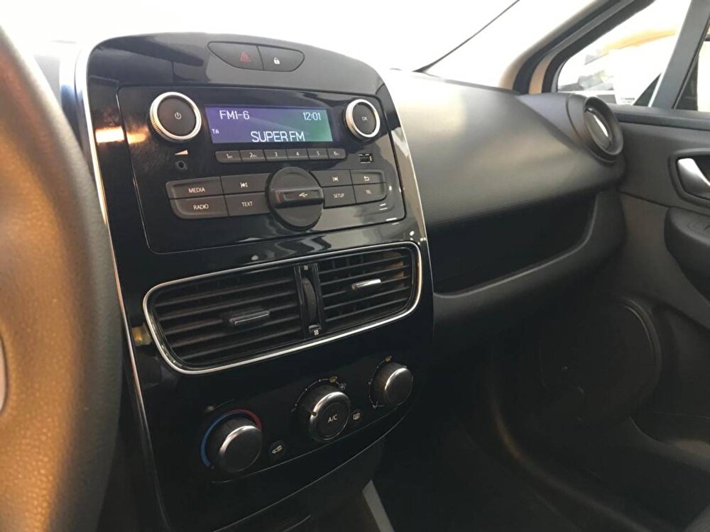 renault marka, clio hatchback 1.5 dcı touch edc model,  otomatik vites, dizel yakıt tipli otomobil 2