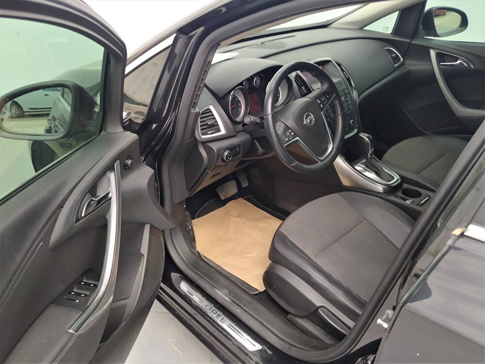 opel marka, astra hatchback 1.4 turbo cosmo active select model,  otomatik vites, benzin yakıt tipli otomobil 3