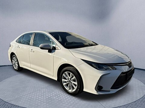 Toyota, Corolla, Sedan 1.8 Hybrid Dream e-CVT, Otomatik, Hybrid 2. el otomobil | renew Mobile