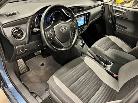 Toyota, Auris, Hatchback 1.8 Hybrid Active Skypack e-CVT, Otomatik, Hybrid 2. el otomobil | renew Mobile