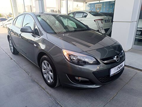 Opel, Astra, Sedan 1.4 Turbo Edition Plus, Manuel, Benzin 2. el otomobil | renew Mobile