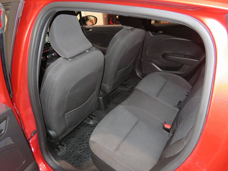 2023 Benzin Manuel Renault Clio Kırmızı İST. ŞUBE