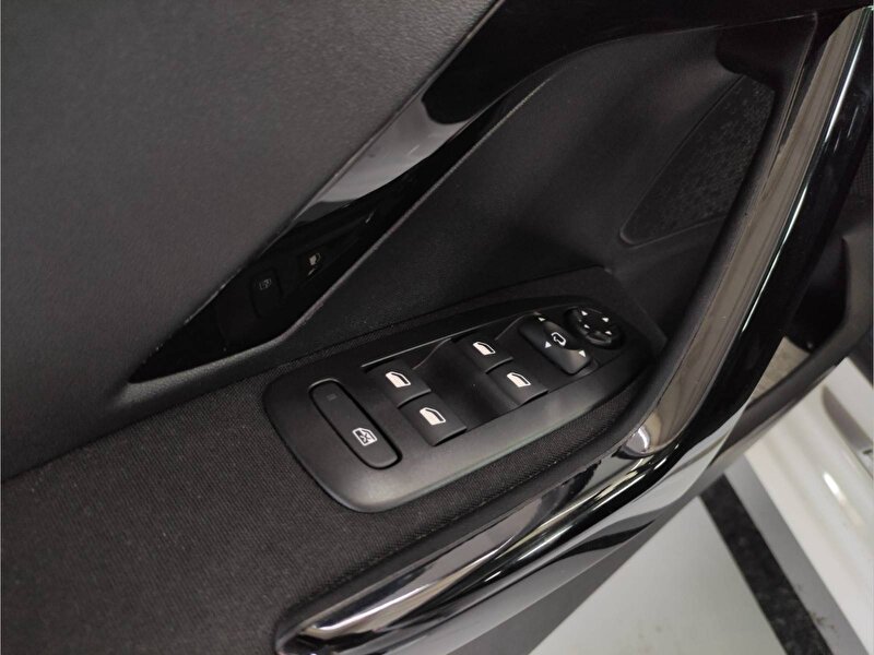 2020 Dizel Manuel Peugeot 208 Beyaz OTOLEO