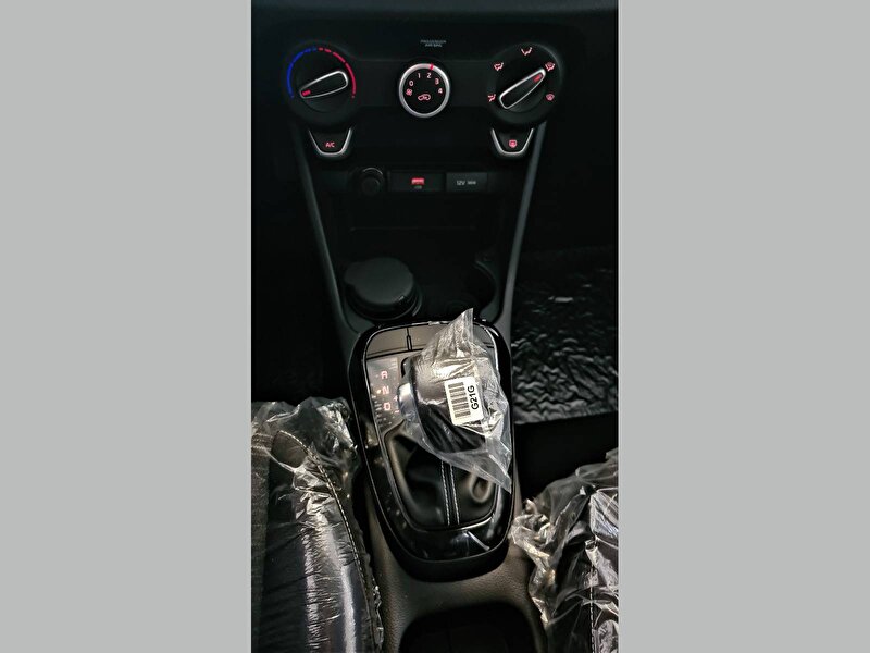 Kia Picanto Hatchback 1.0 MPI Live Otomatik