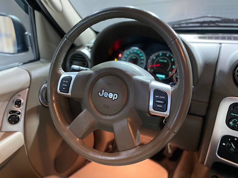 Jeep Liberty SUV 3.7 Otomatik