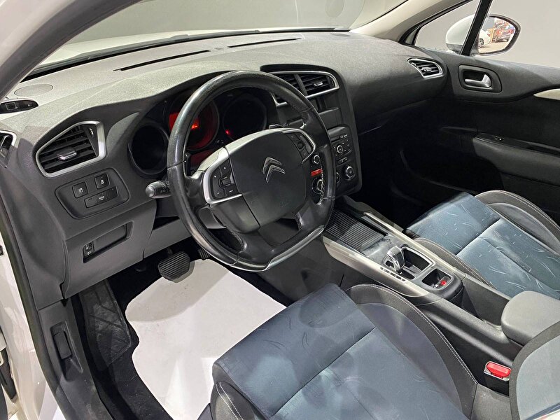 Citroen C4 Hatchback 1.6 e-HDI Confort MCP6