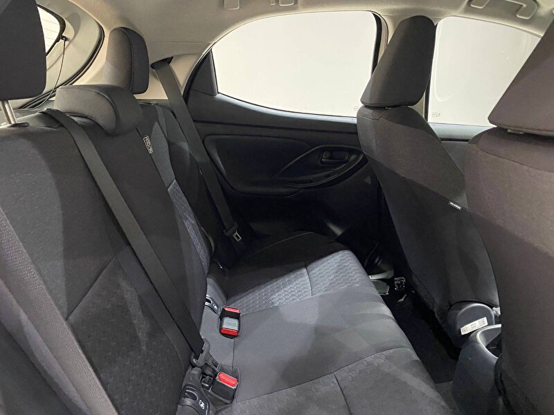 Toyota Yaris Hatchback 1.5 DOCH VVT-i Dream Multidrive S