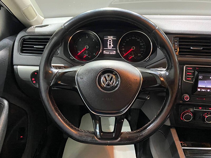 Volkswagen Jetta Sedan 1.6 TDI Trendline