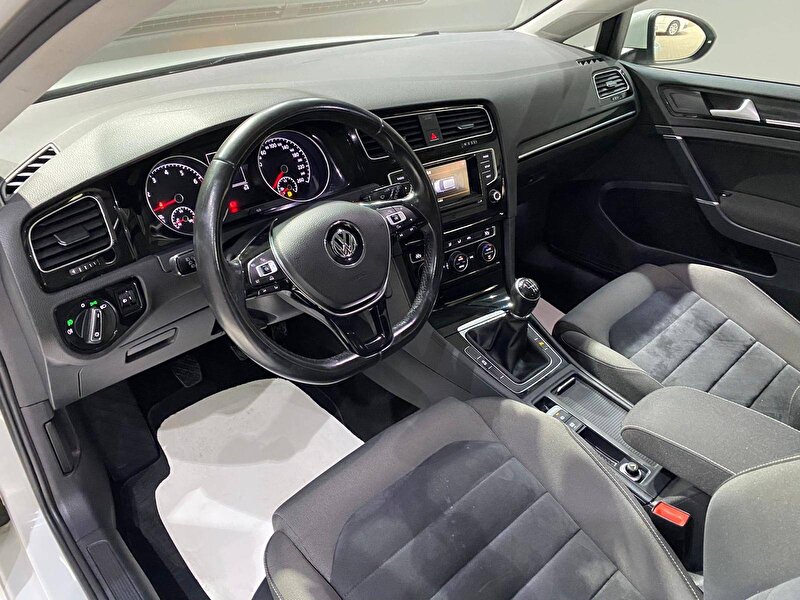Volkswagen Golf Hatchback 1.2 TSI BMT Comfortline