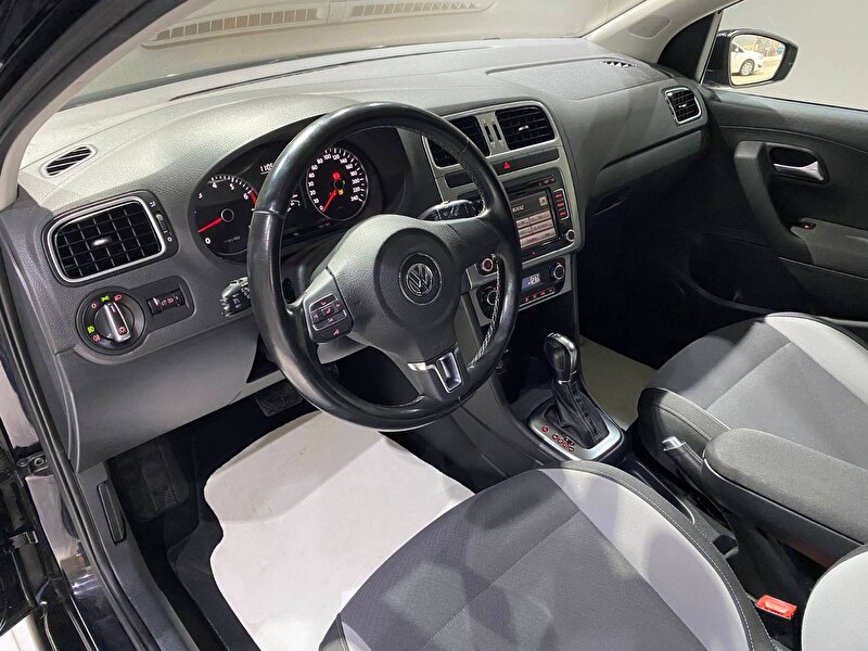 Volkswagen Polo Hatchback 1.4 Chrome Edition DSG