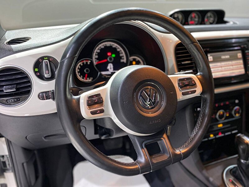 Volkswagen Beetle Hatchback 1.4 TSI Design DSG