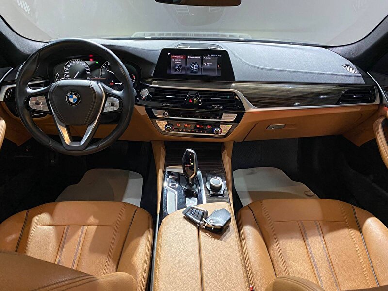 BMW 5 Serisi Sedan 520i Luxury Line Otomatik