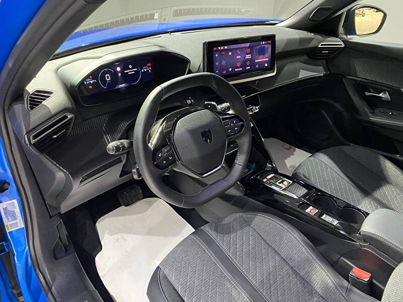 Peugeot 2008 Crossover 1.5 BlueHDI Allure EAT8