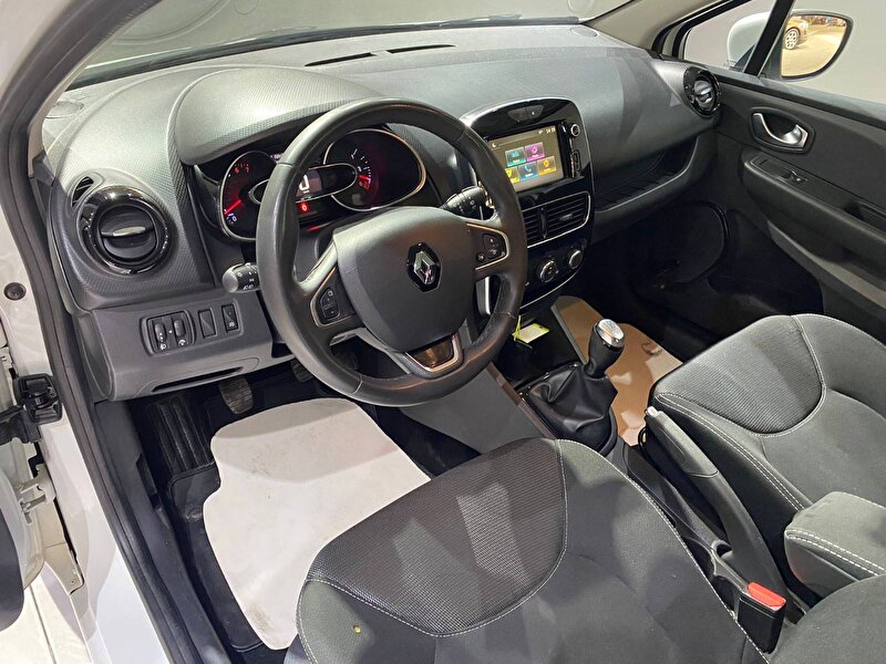 Renault Clio Hatchback 0.9 TCe Touch