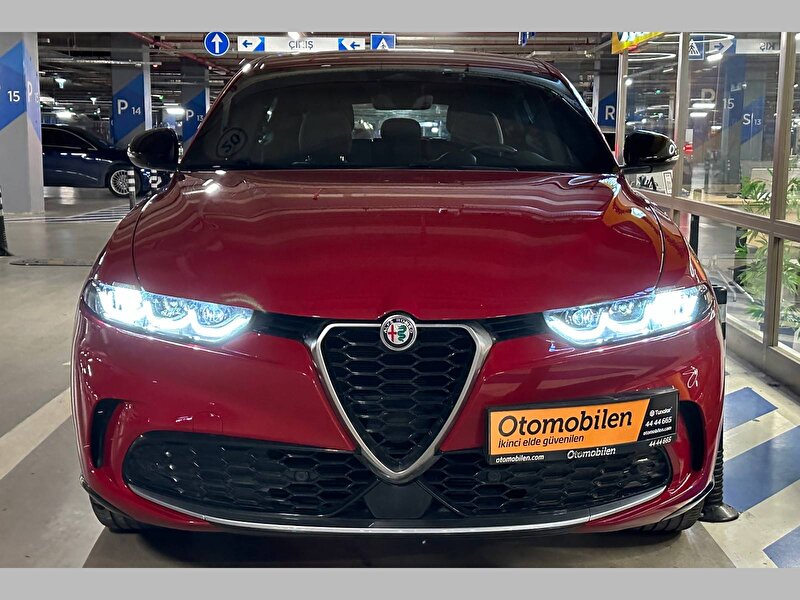 2022 Hybrid Otomatik Alfa Romeo Tonale Kırmızı OTOMOBİLEN