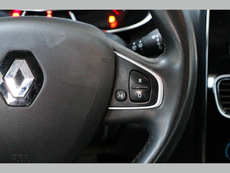 Renault Clio Hatchback 1.5 DCI Touch EDC