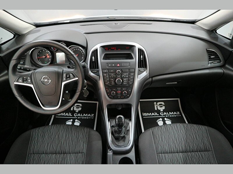 Opel Astra Sedan 1.4 Turbo Edition Plus