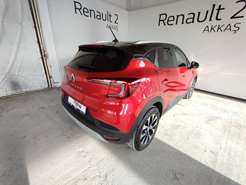 2023 Hybrid Otomatik Renault Captur Kırmızı AKKAŞ
