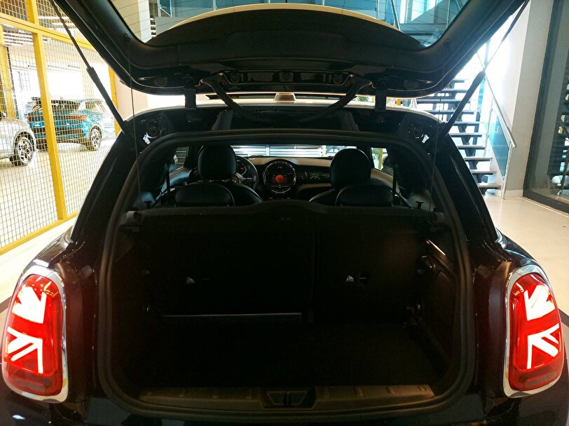 mini, cooper, hatchback se 32.6 kwh ıconic otomatik, otomatik, elektrik 2.el otomobil | renew 21
